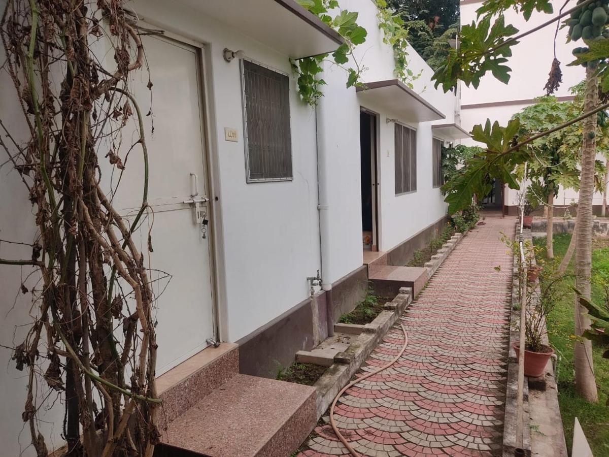 Vatika Homestay Varanasi Esterno foto