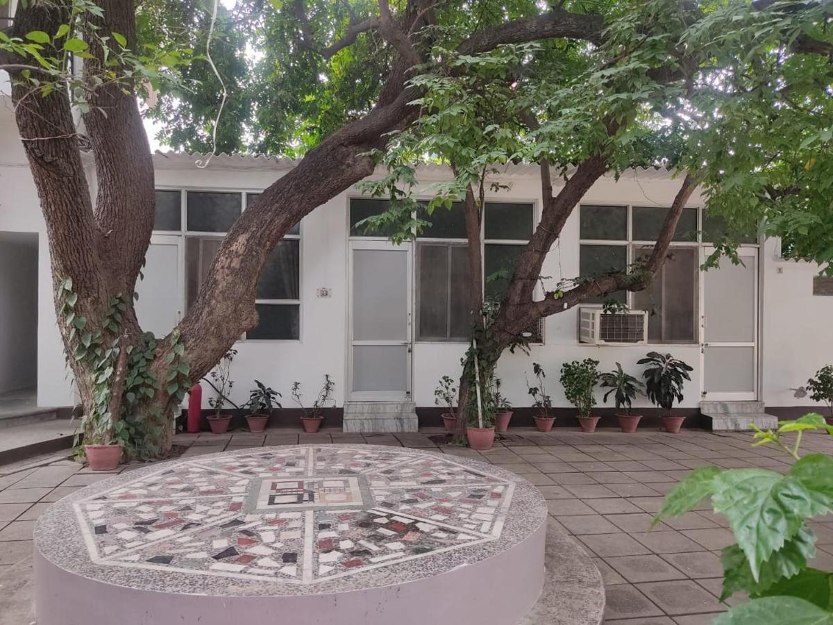Vatika Homestay Varanasi Esterno foto