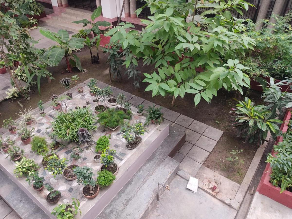 Vatika Homestay Varanasi Esterno foto