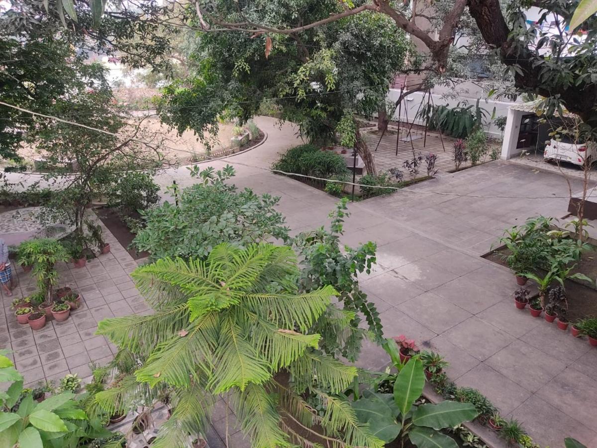 Vatika Homestay Varanasi Esterno foto