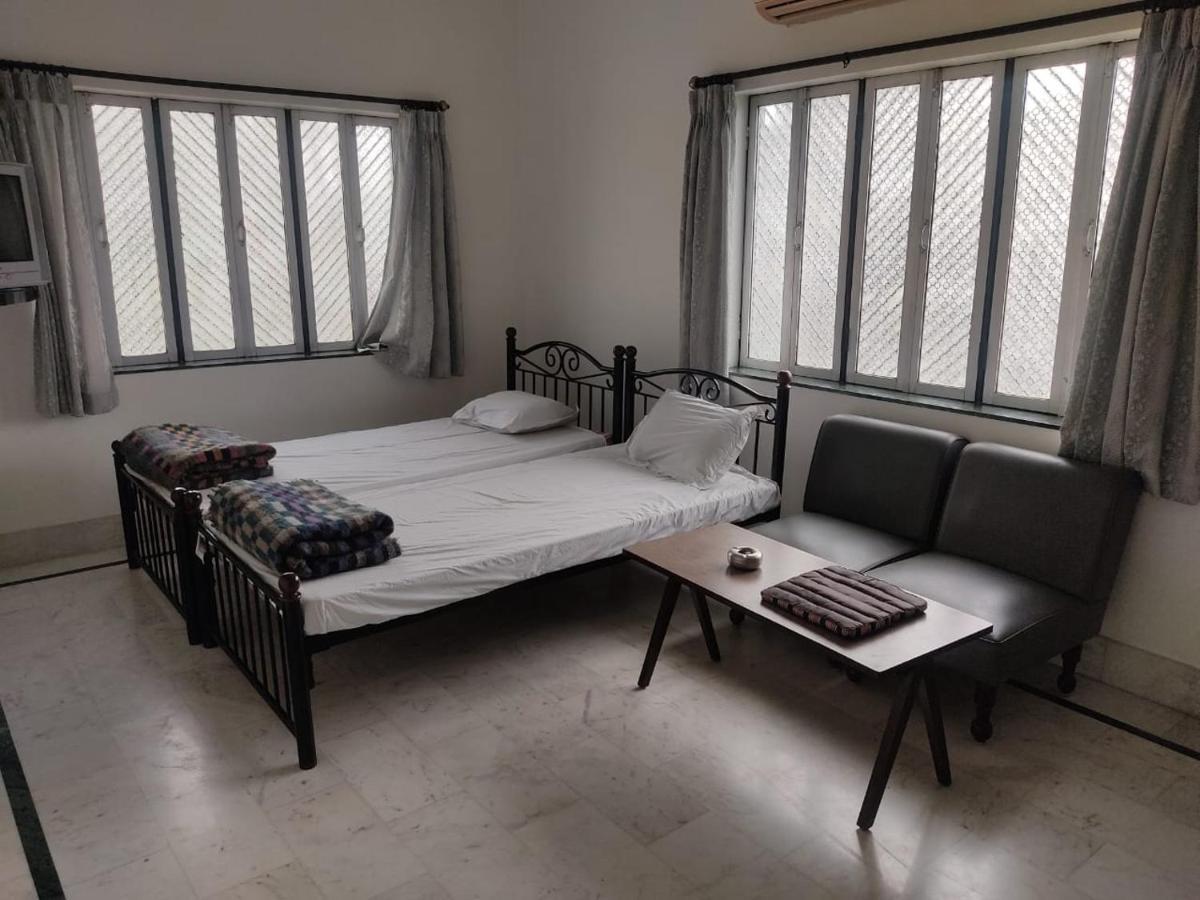 Vatika Homestay Varanasi Esterno foto