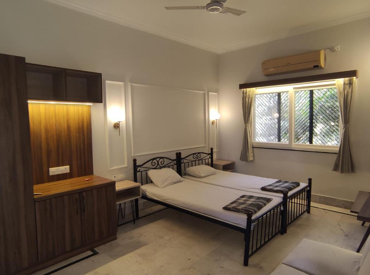 Vatika Homestay Varanasi Esterno foto