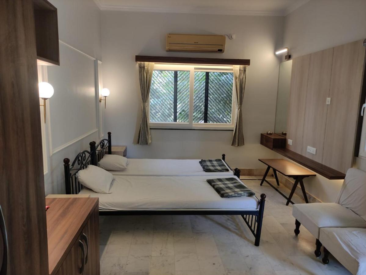 Vatika Homestay Varanasi Esterno foto