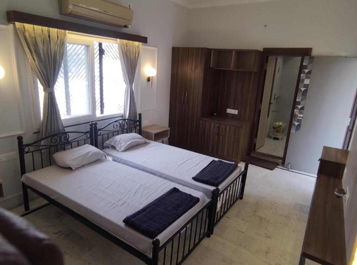 Vatika Homestay Varanasi Esterno foto
