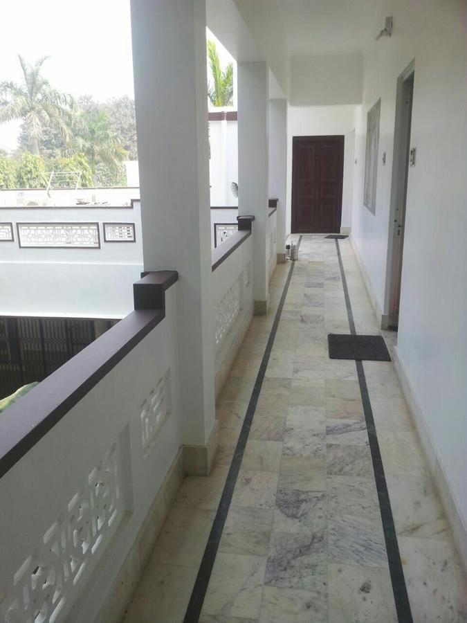 Vatika Homestay Varanasi Esterno foto
